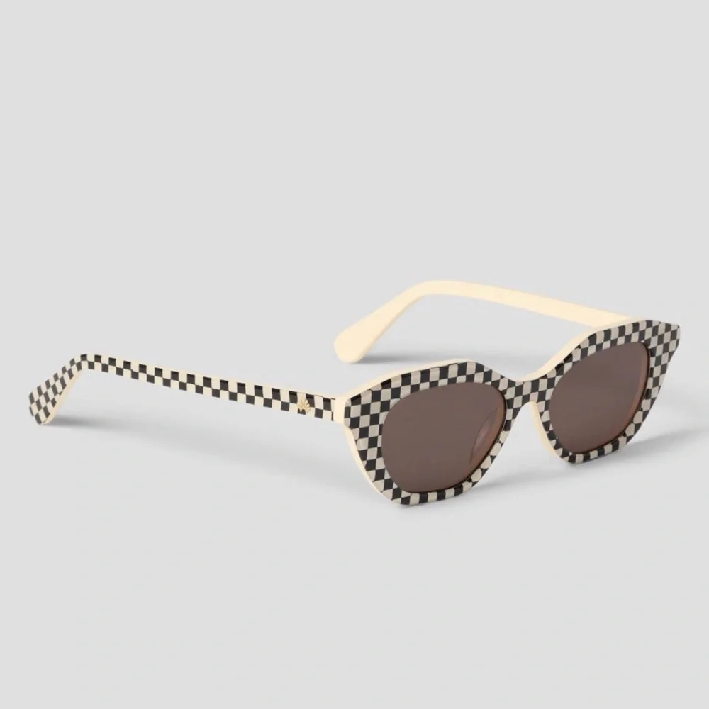 Palm Springs Checkered Sunglasses - Picture 3 of 4